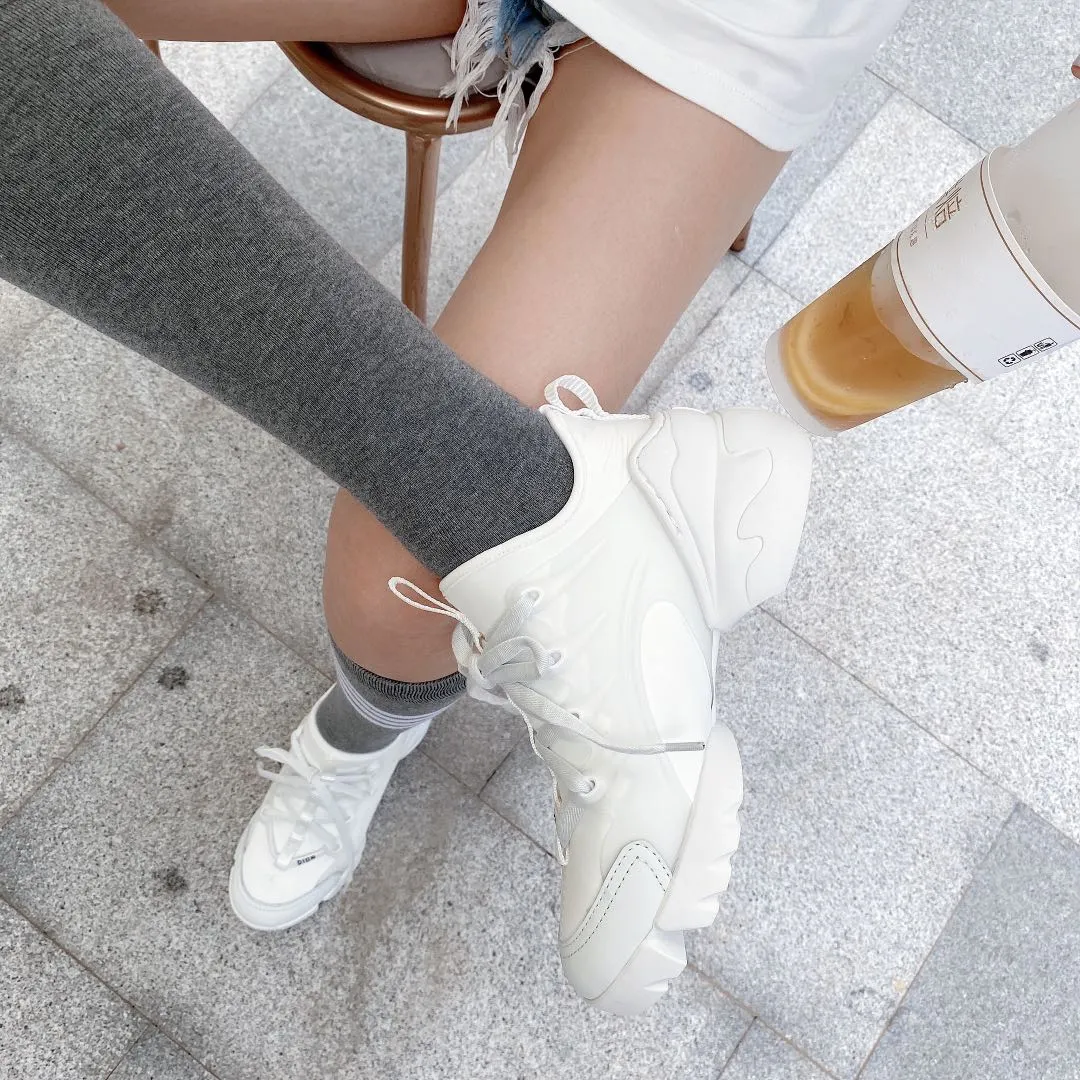 👟👟Ex-factory price 460 👟👟 DiorDior high-end version super popular Dior dad shoes-Crusie “J’DIOR 2020ss The new product created at the first major show of Paris Fashion Week in spring "As long as you buy this noble elegance, it will be yours." The new series is inspired by Dior's chief designer to cleverly combine the webbing on the dress with elegance on the perfect shoe shape. Super classic and good-looking. The original last is the most perfect last shape. Customized original material: imported silk cowhide with soft original customized Lycra surface. The best fabric on the market. 1:1 molded original film combination. The inner cowhide feet are perfect! Sizes 35-41, welcome to compare with the real ones